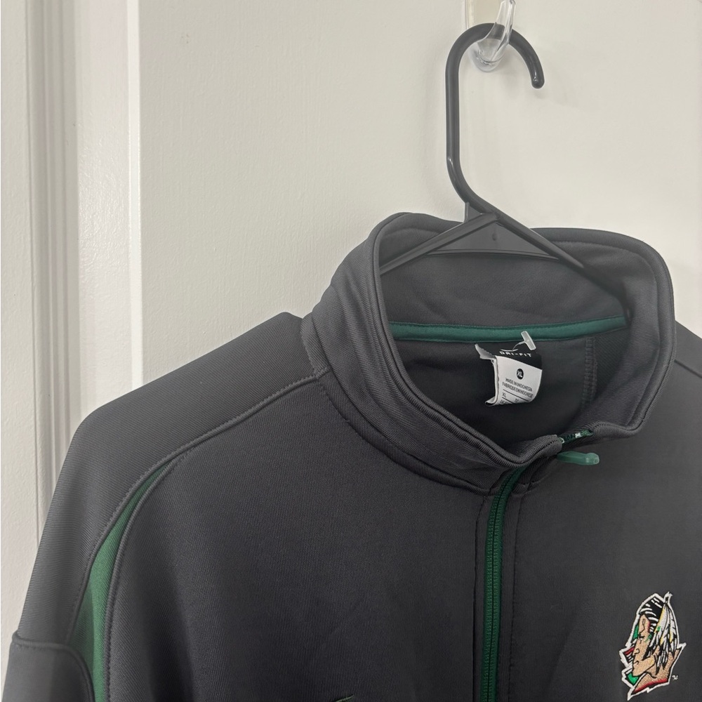 Nike Dark Gray and Green Athletic Jacket Dakota Fighting Sioux - Picture 4 of 8